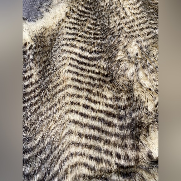 EMMELEE | Vintage Faux Fur Vest Size Small - Picture 6 of 6